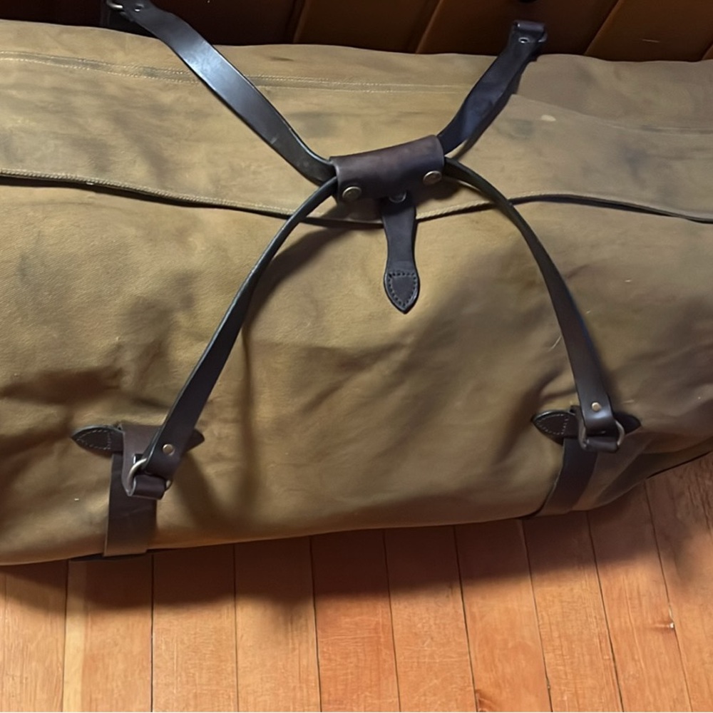 Filson XL Rolling Duffel Bag Made in USA  rugged twill Canvas and bridle leather